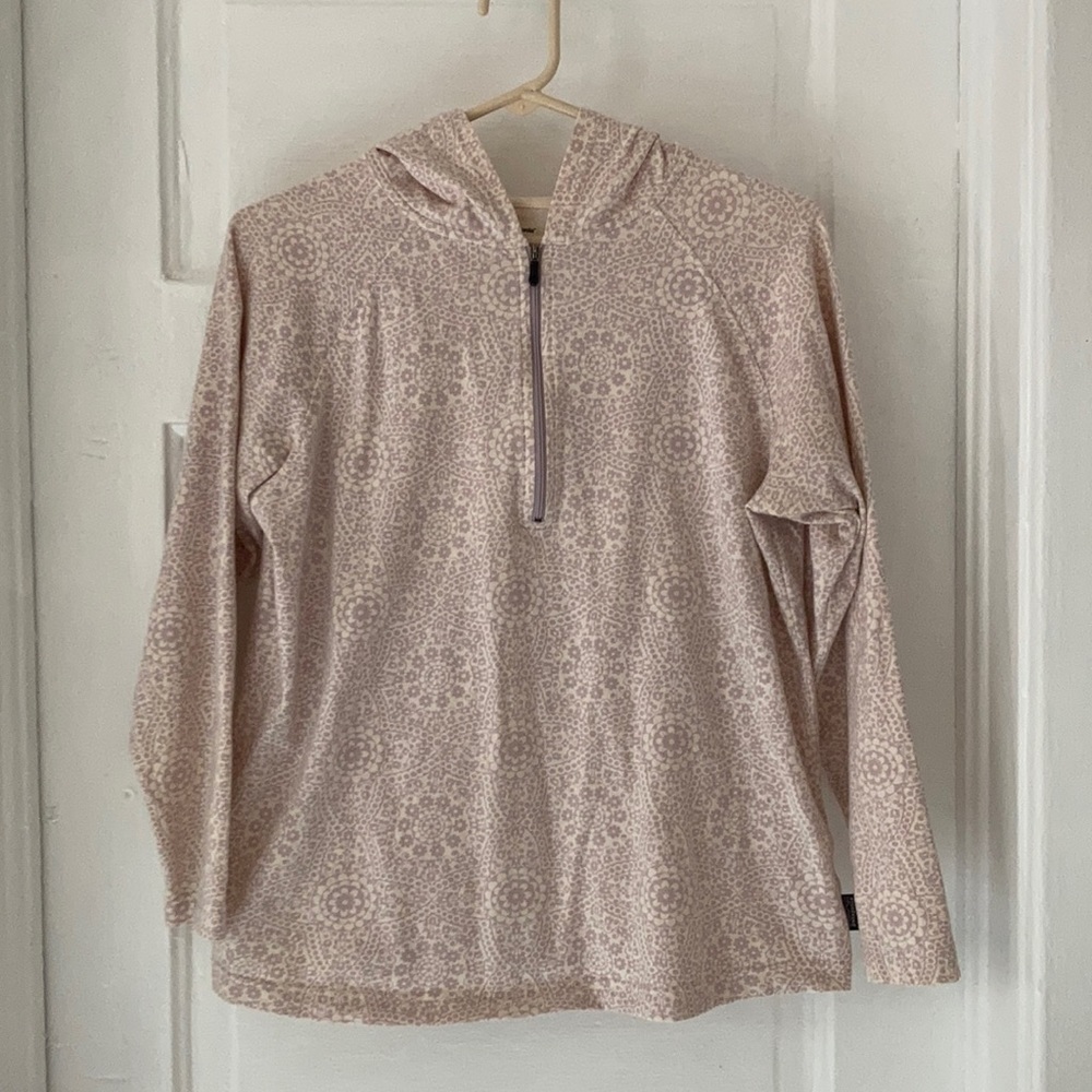 Patagonia hooded floral half zip top. Medium